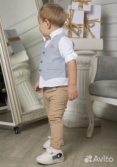 Костюм тройка на мальчика 104
