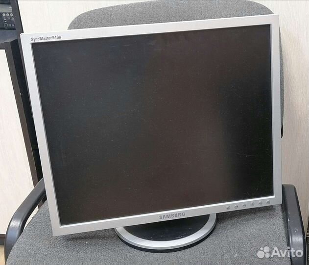 Монитор Samsung 19 дюймов