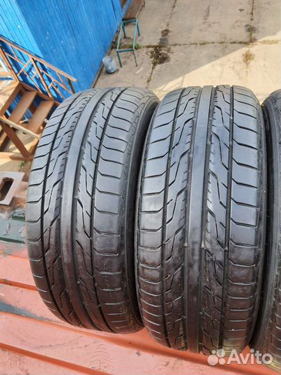 Toyo DRB 215/55 R17 94V