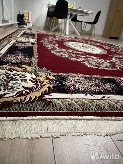 Ковер шерстяной