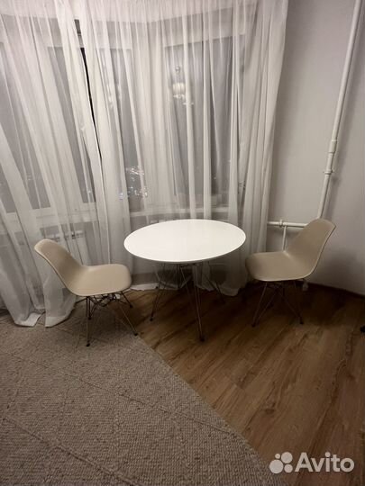 Журнальный столик круглый со стульями