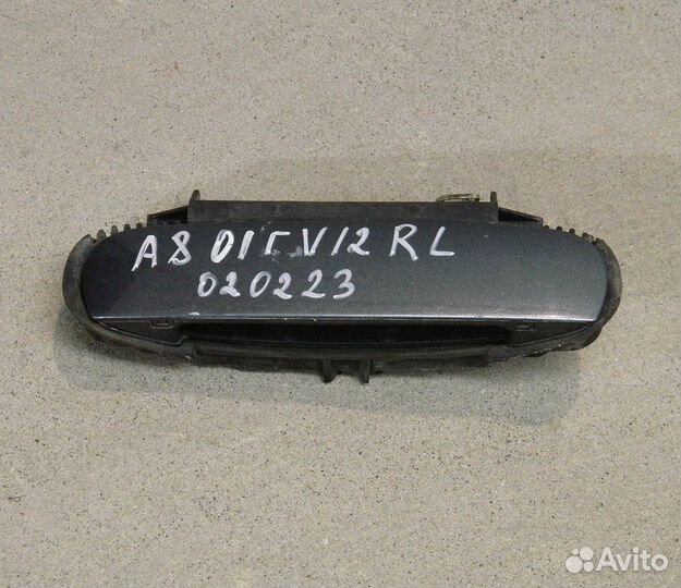 Ручка двери зад. левой наружная Audi A8 D2