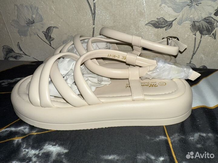 Босоножки женские 39 размер