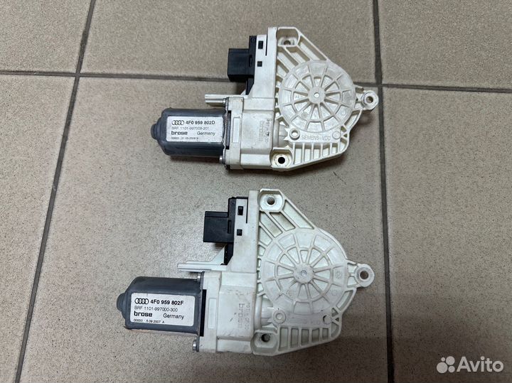 Моторчик стеклоподъемника правый Audi A6 Ауди A6