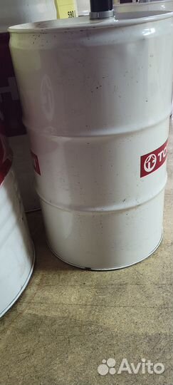 Продаются металлические бочки из под масла 200 л
