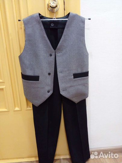 Костюм на мальчика тройка