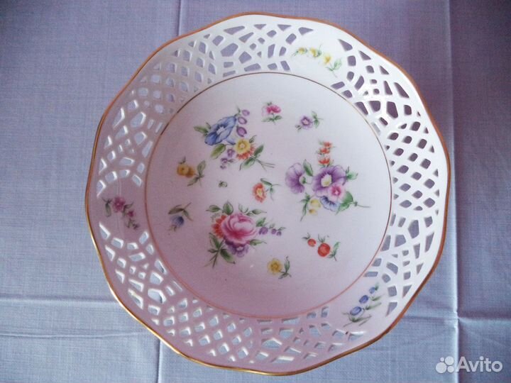 Ваза конфетница прорезной фарфор Германия