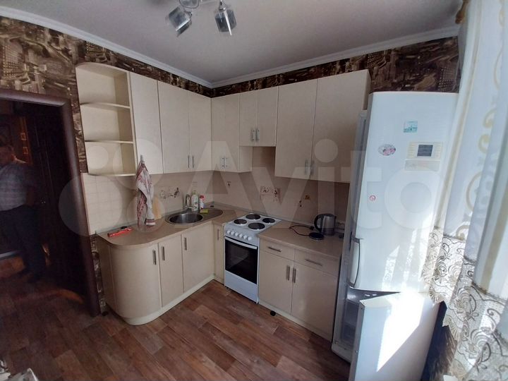 2-к. квартира, 54 м², 4/9 эт.