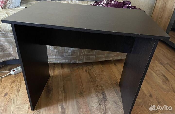 Письменный стол