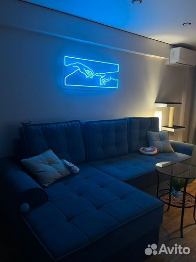 Неоновая вывеска