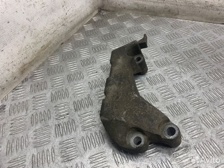 Кронштейн двигателя правый Opel Insignia 1 A20NHT