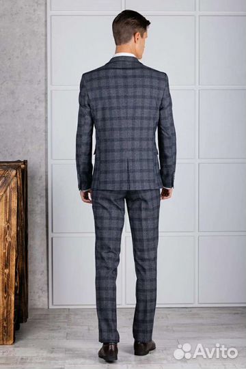 Мужской костюм размер 52