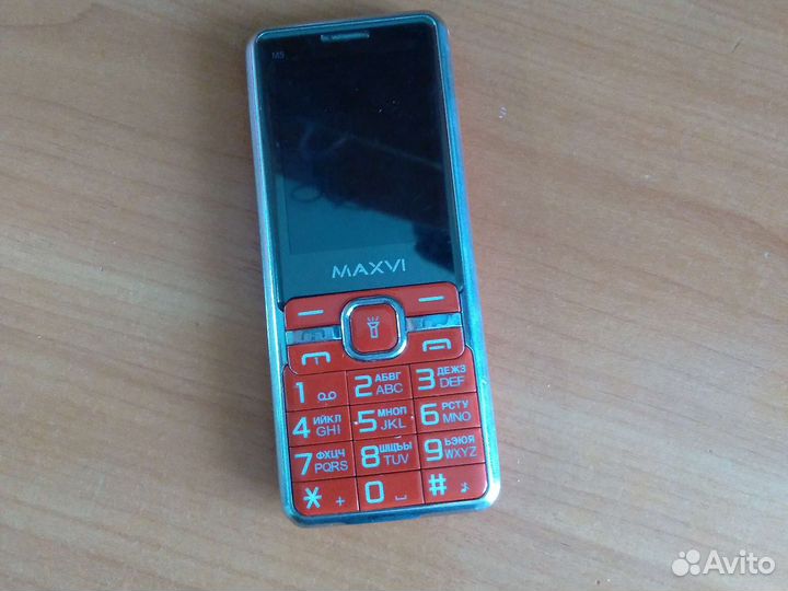 Телефон кнопочный красный