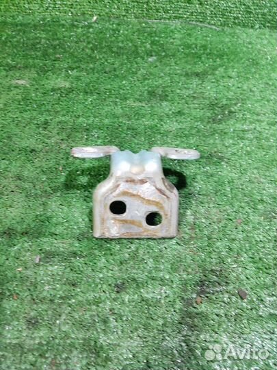 Петля двери Renault Logan