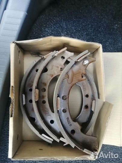 Тормозные колодки Toyota ipsum