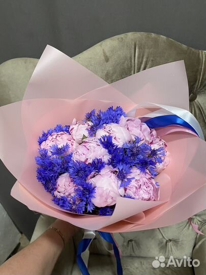 Васильки и пионы