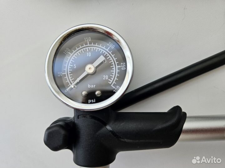 Насос высокого давления для вилки и амортизатора