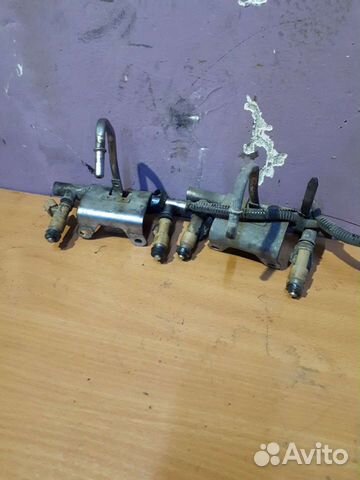 Топливная рампа с форсунками subaru