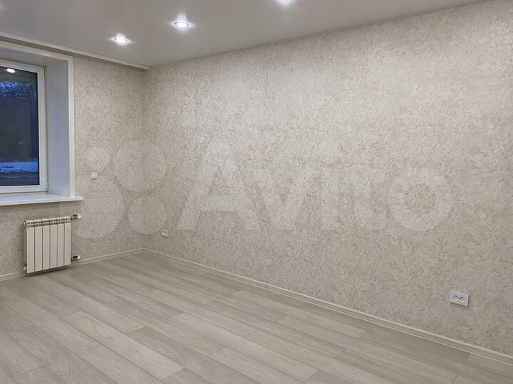 2-к. квартира, 43 м², 1/2 эт.