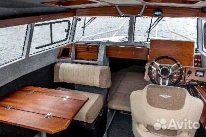 Voyager 800 cabin inboard с дт мотором Volvo 225