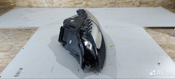 Фара ксеноновая передняя левая Audi Q7 4L