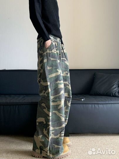 Широкие камуфляжные штаны type vetements