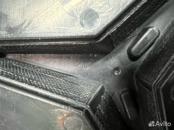 Кронштейн (крепление) Mercedes-Benz C-Класс