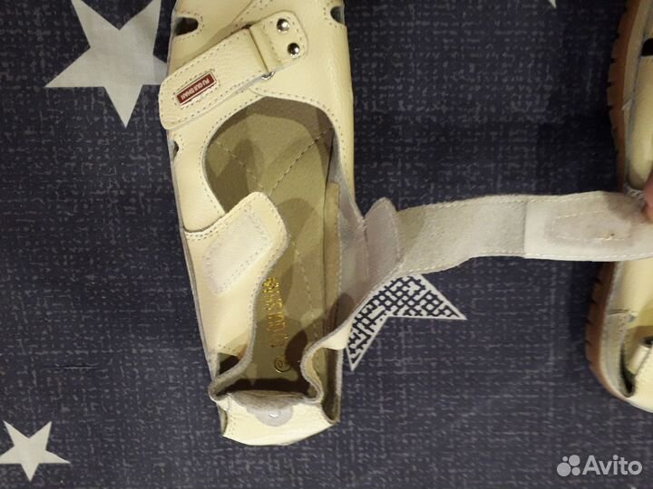 Кожаные женские босоножки (размер 39)