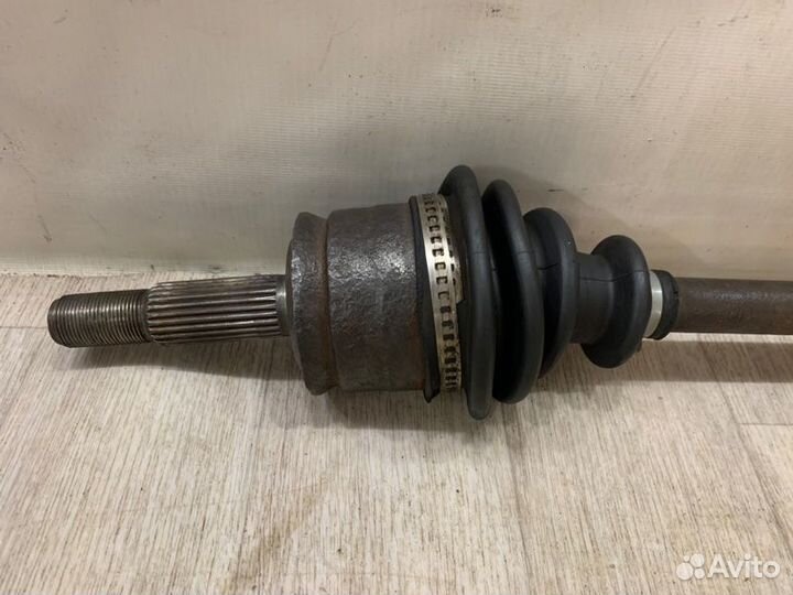 Привод передний правый Mitsubishi Colt Z32A 3A91