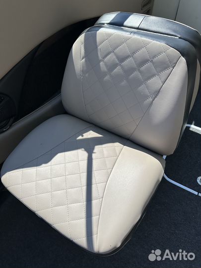 Каютный катер bayliner 192