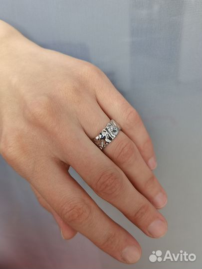 Серебряное кольцо