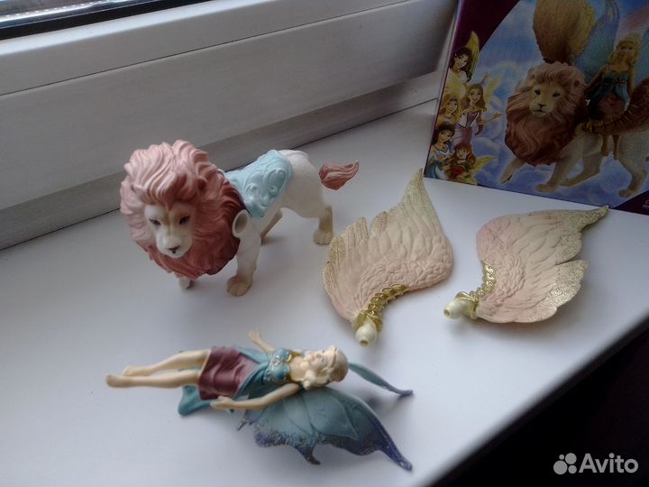 Игровой набор Schleich Эльф на крылатом льве