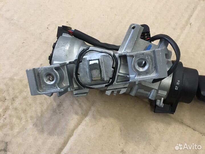 Замок зажигания Skoda Octavia A5 (3334)