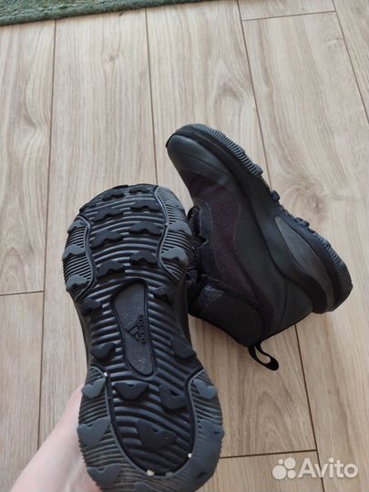 Зимние ботинки adidas 33