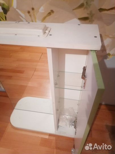 Зеркало в прихожую со шкафчиком под мелочи