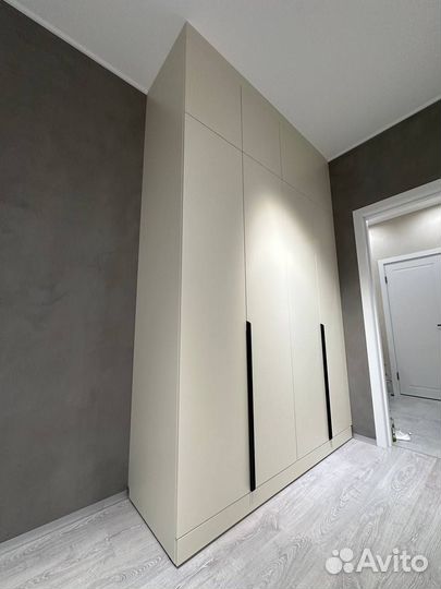 Шкаф дизайнерский распашной на заказ