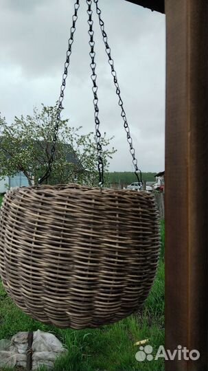 Подвесное кашпо для цветов