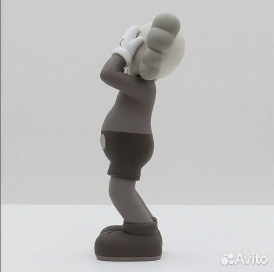 Коллекционная фигурка Kaws Holiday