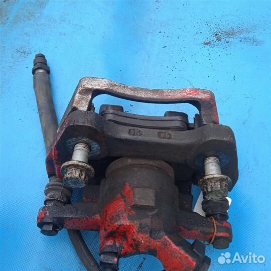 Суппорт тормозной задний левый Land Rover range R