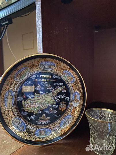 Настенная тарелка