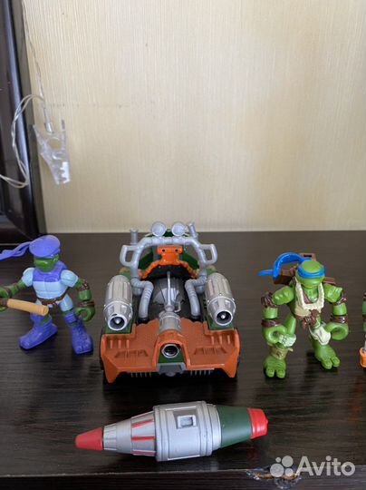 Черепашки-ниндзя с машиной Багги,подарок человечек
