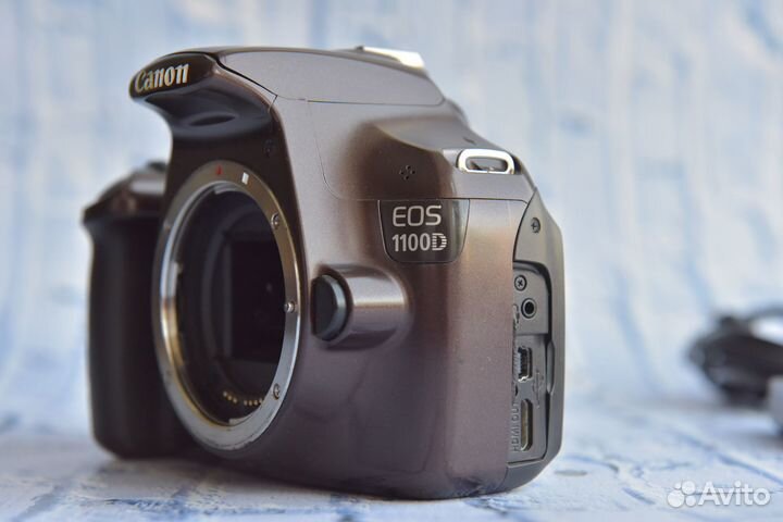 Canon eos 1100d body