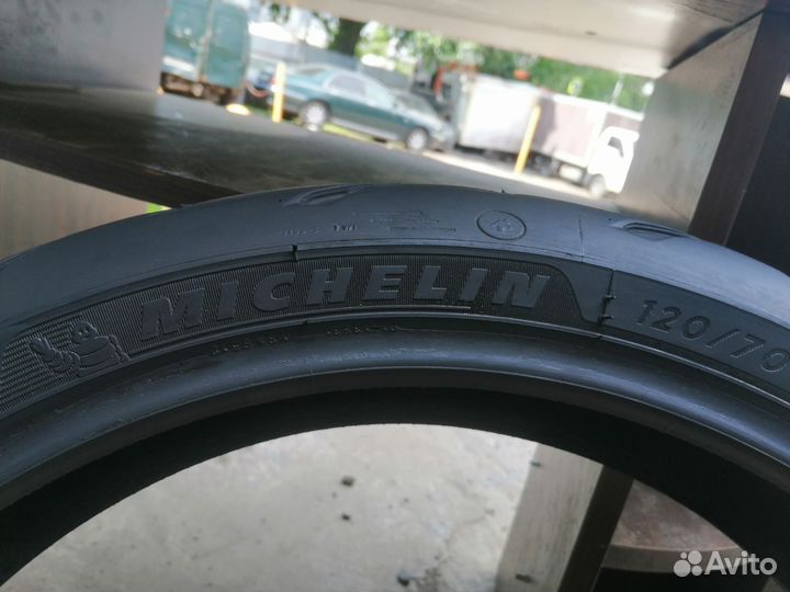 21год 120 70 17 michelin road 5 2ct п496 1
