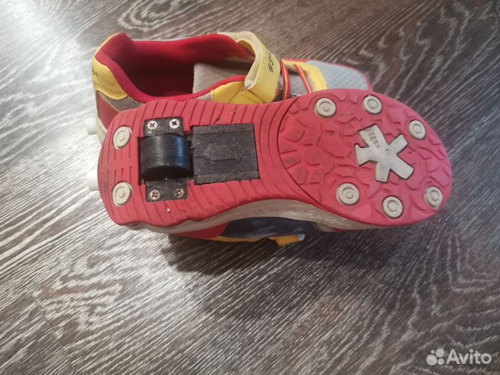 Кроссовки на колесах