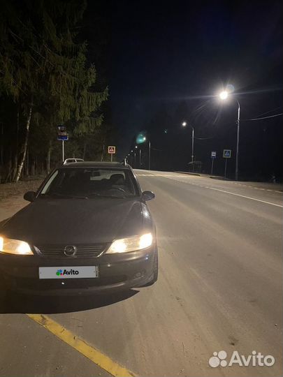 Opel Vectra 2.0 МТ, 2000, 188 000 км