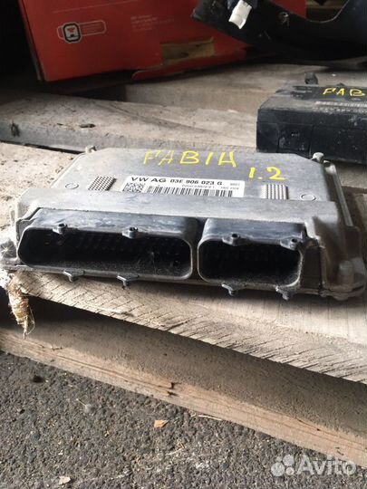 Эбу Skoda Fabia 1.2 03E906023G