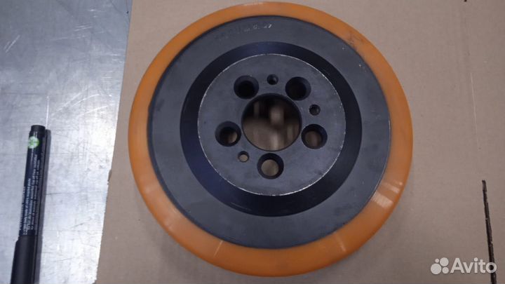 Колесо ведущее под ступицу 230х82