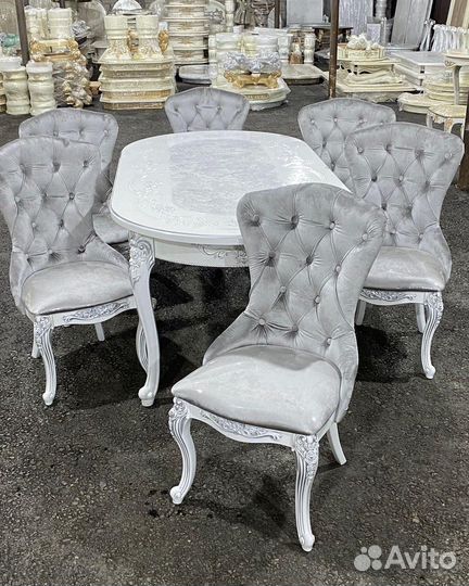 Столы и стулья