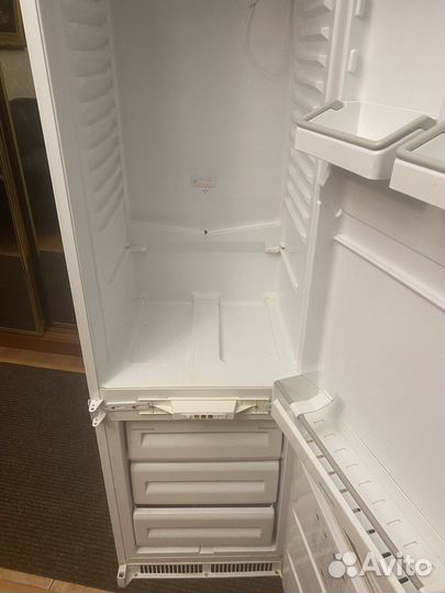 Холодильник бу аристон