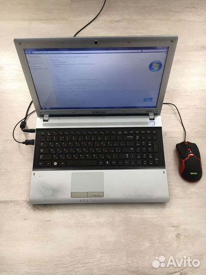 Ноутбук Samsung RV520